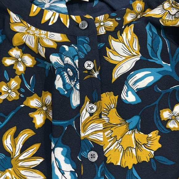 Like New LOFT Dress Blue Gold White Design Size XXS
Petite - Picture 5 of 5